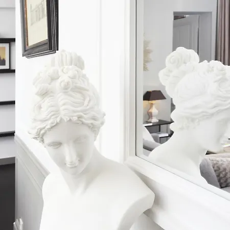 Apartment Livinparis - Luxury 3 Bedrooms Le Louvre I Paris