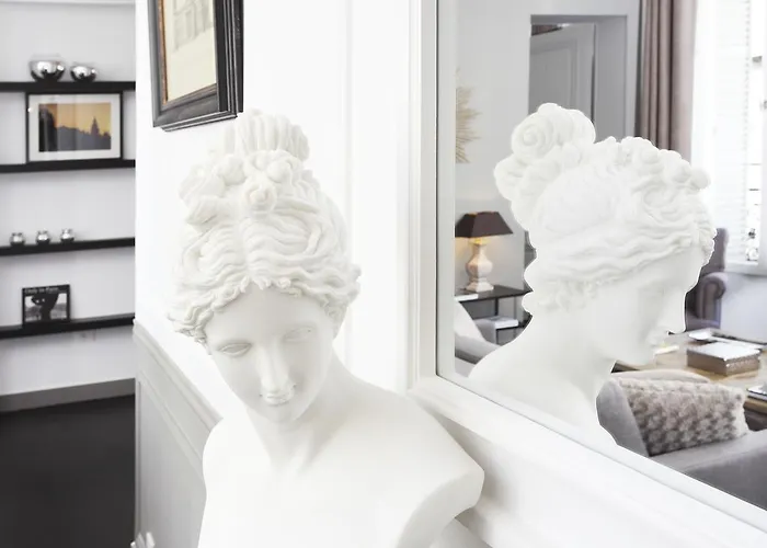 Appartamento Livinparis - Luxury 3 Bedrooms Le Louvre I Parigi